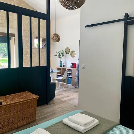 Le Clos Des Vignes Apartment *